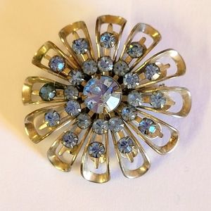 Vintage Blue Rhinestones Flower 🌼 Brooch